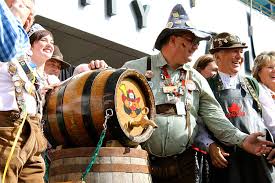 Oktoberfest traditions